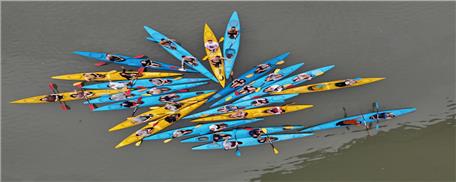 Du Ngoạn Vịnh Hạ Long 1 ngày trên du thuyền Catamaran